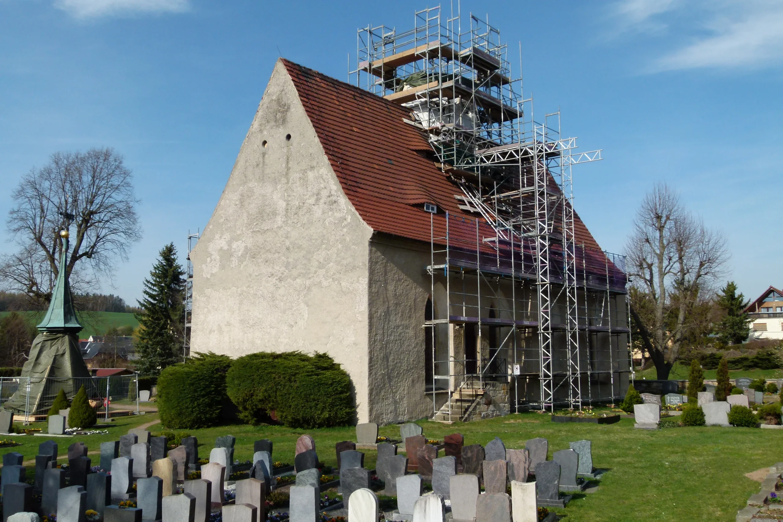 Kirche Ruppendorf während der Sanierung – ohne Turm