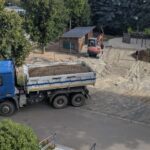 Neuer Schulhof entsteht – helfende Hände gesucht